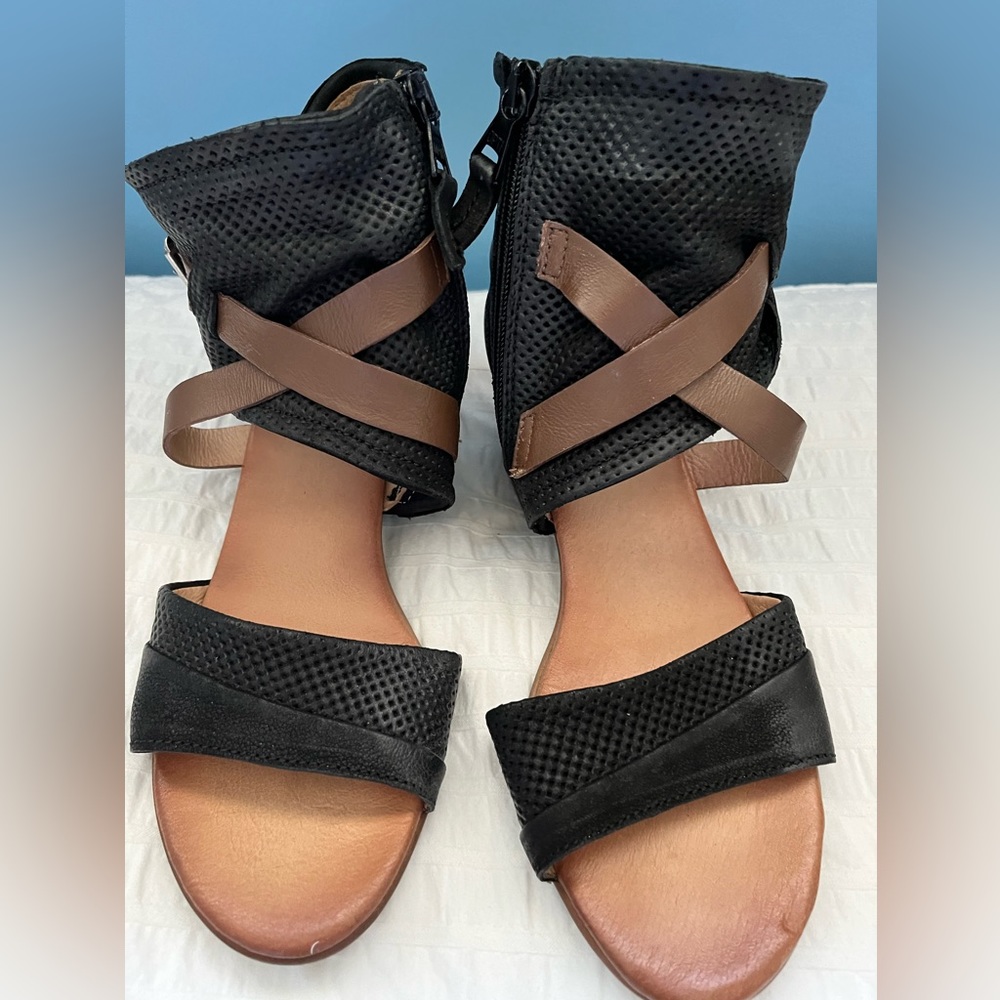 Miz Mooz Bradley Leather heeled sandals